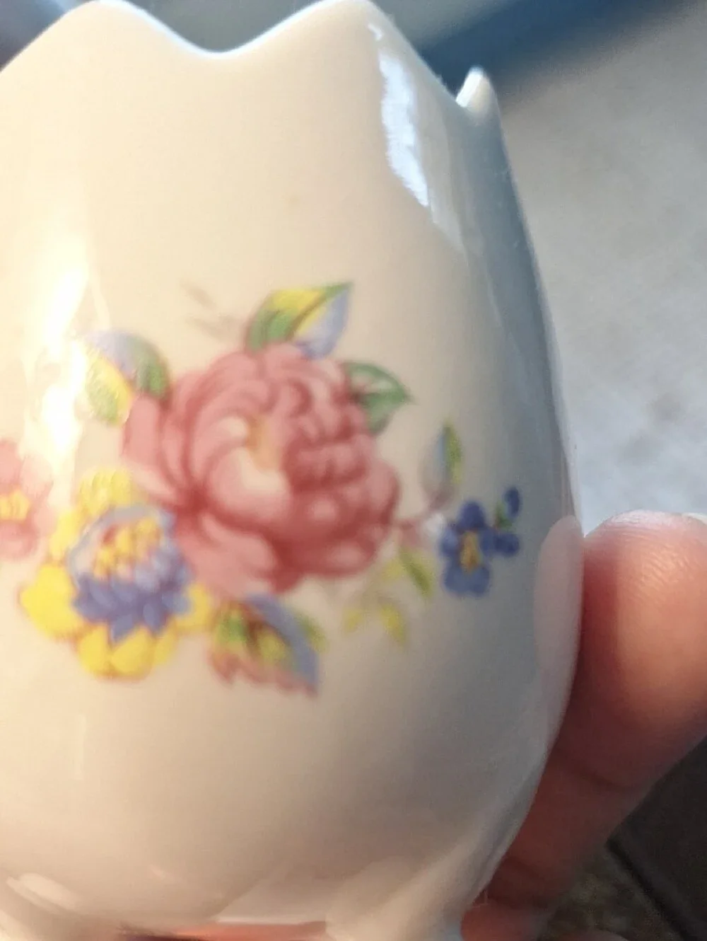 60s,70s Vintage Bone China Foot Cracked Egg Vase Legged Floral Toothpick Holder
